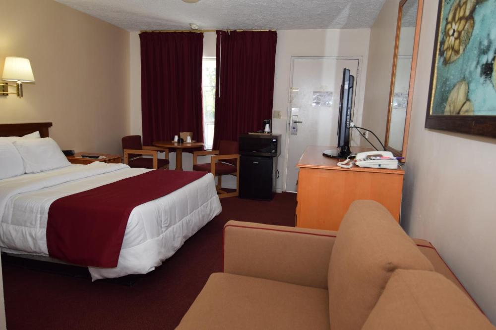 Knights Inn Oswego East